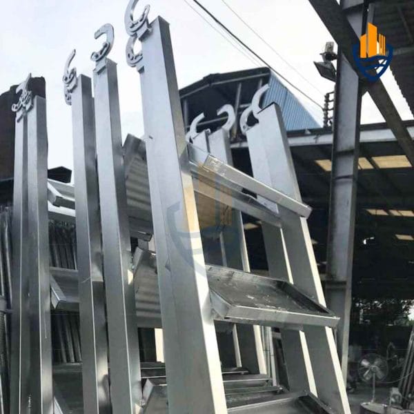 Cầu Thang Giàn Giáo Mạ Kẽm Chống Trượt – 7 Bậc, Tiêu Chuẩn An Toàn Cao